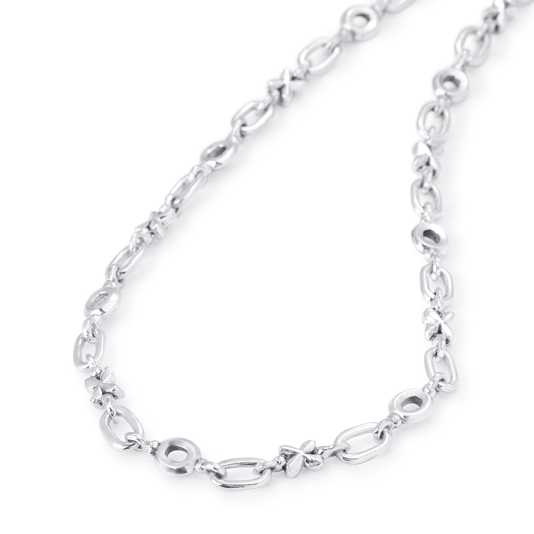  Crop photo of the Solid Sterling Silver small X and O links joined with classic open links, T-toggle clasp 