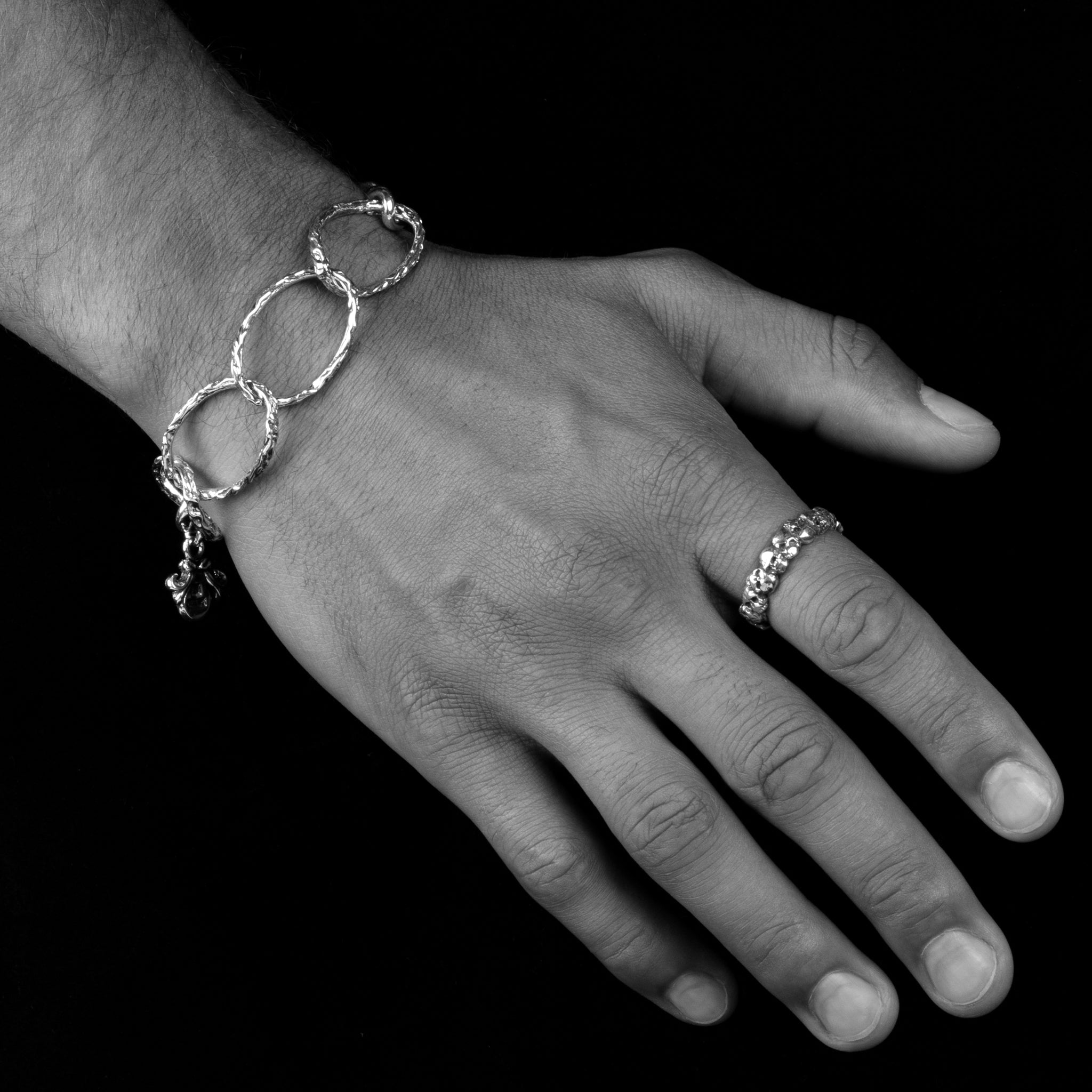 Eternal Vine Oval Curb Link Bracelet In Sterling Silver, 20mm